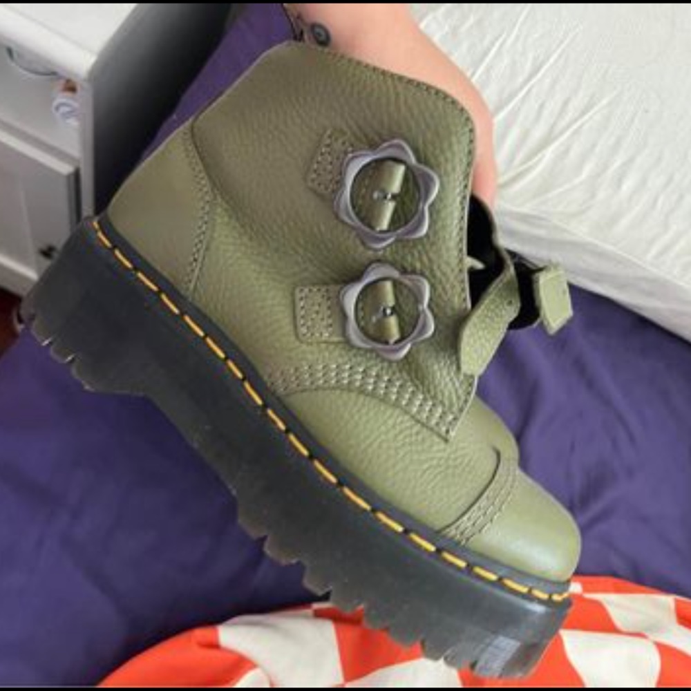 Platform Devon Dr Martens - Size 8 (W)